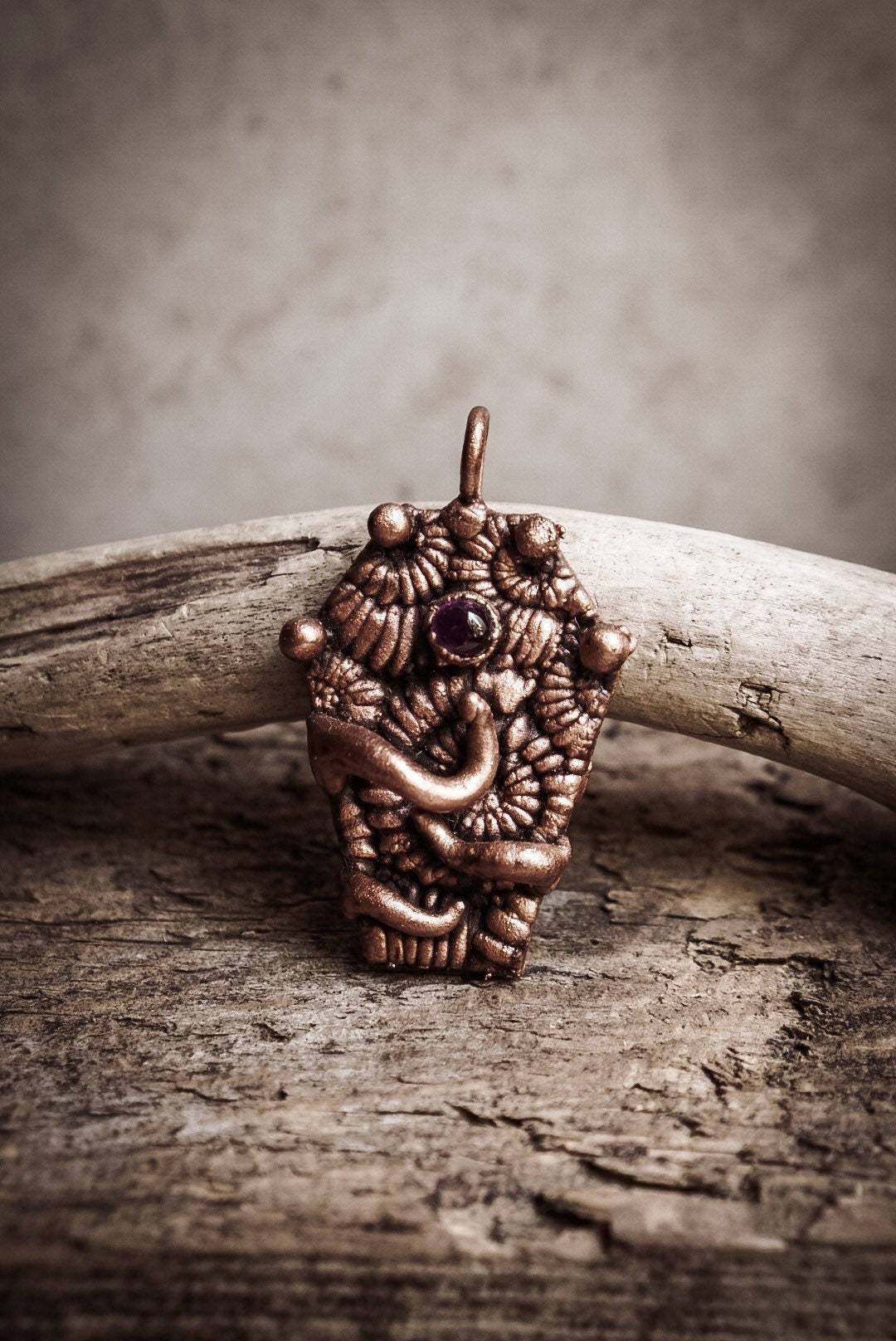 Rainbow Amethyst Necklace “Cathulus Grave” | electroformed