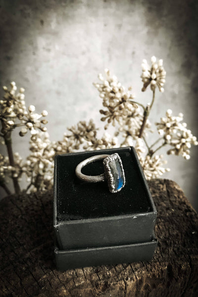 Labradorite Ring with blue Rainbow Moonstone (Blue Labradorite)