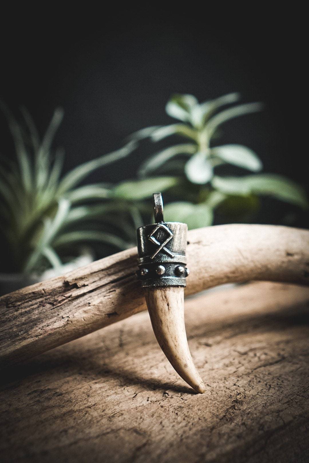 Geweihspitze mit Rune - electroformed - Vikinger Schmuck - Keltische Halskette