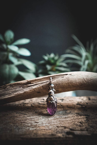 Wild Forest Collection No. II - Magical Amethyst Tear drop