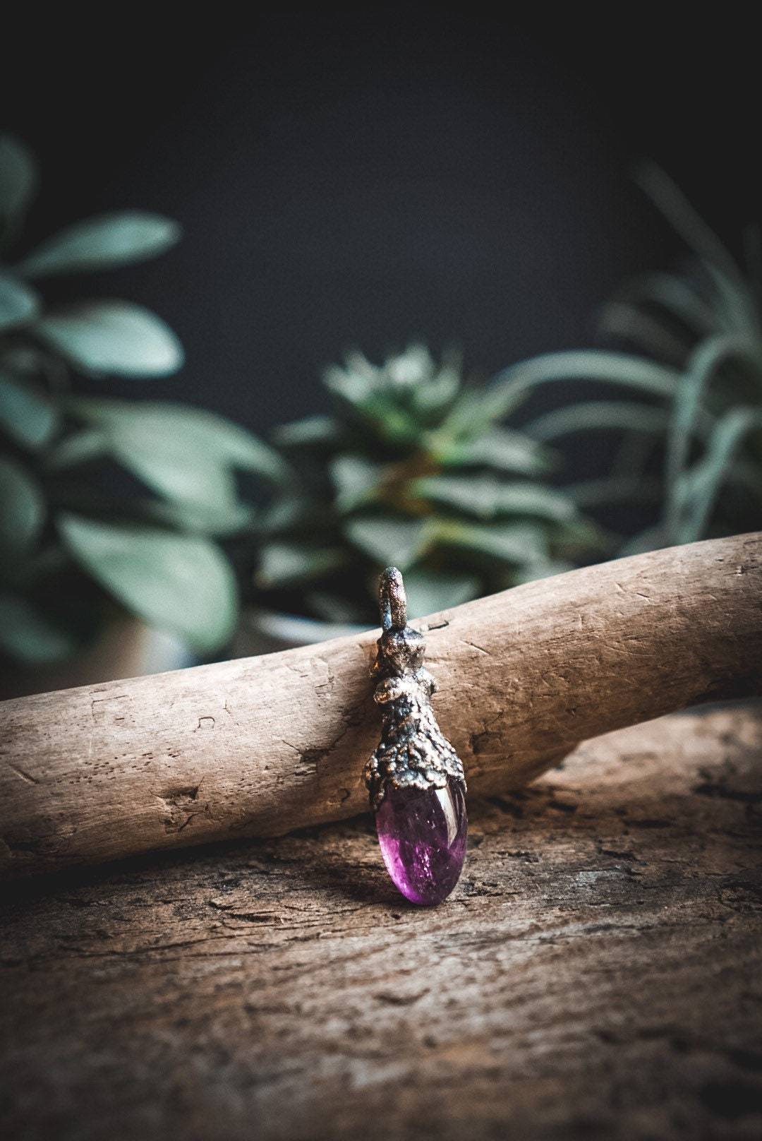 Wild Forest Collection No. II - Magical Amethyst Tear drop