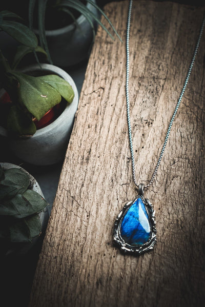 Labradorite Halskette mit Blauem Feuer No. III