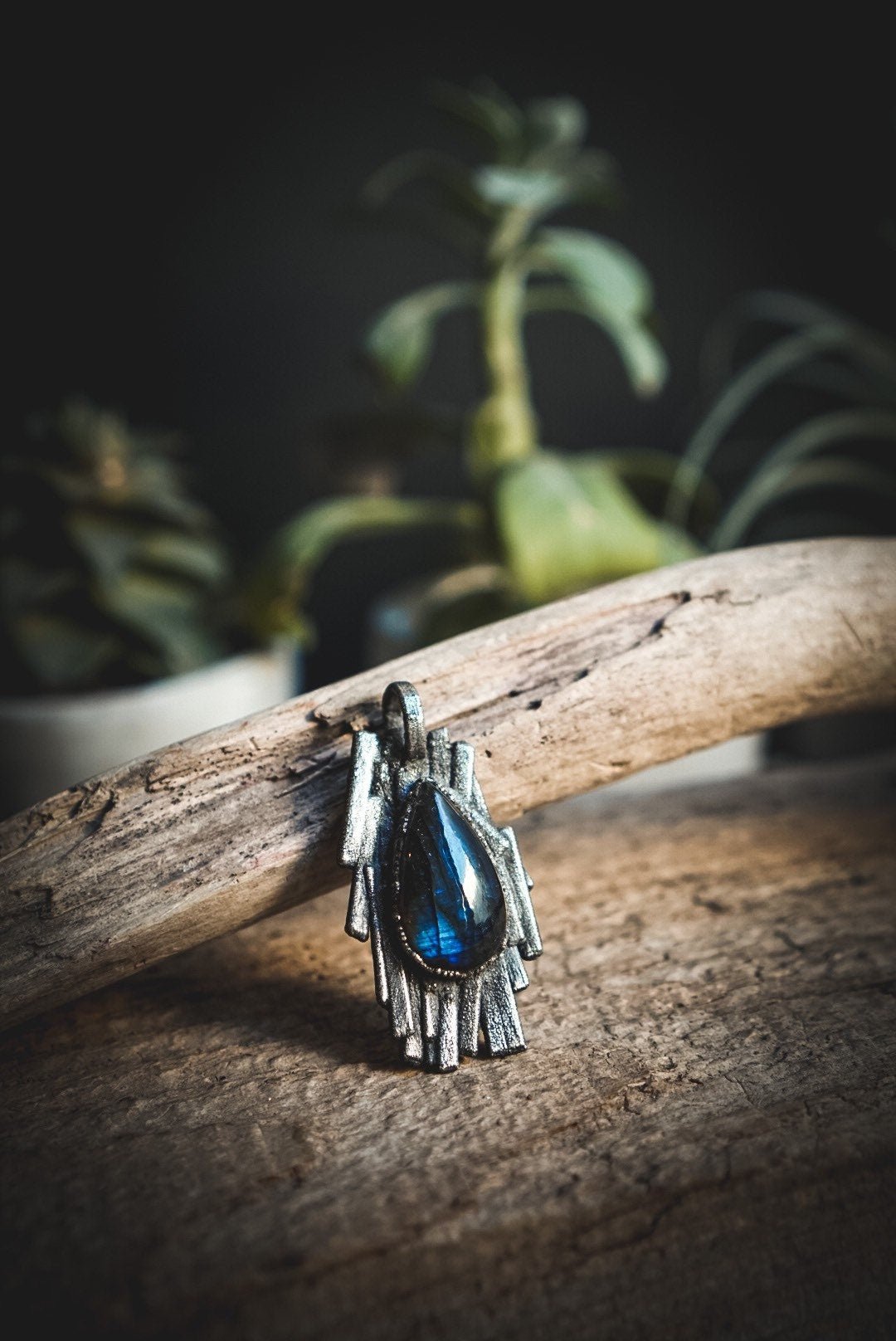 Labradorite Träne Amulett mit Blauem Feuer - No I